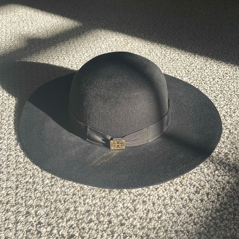 NWT! Tory Burch Women’s Felt Hat